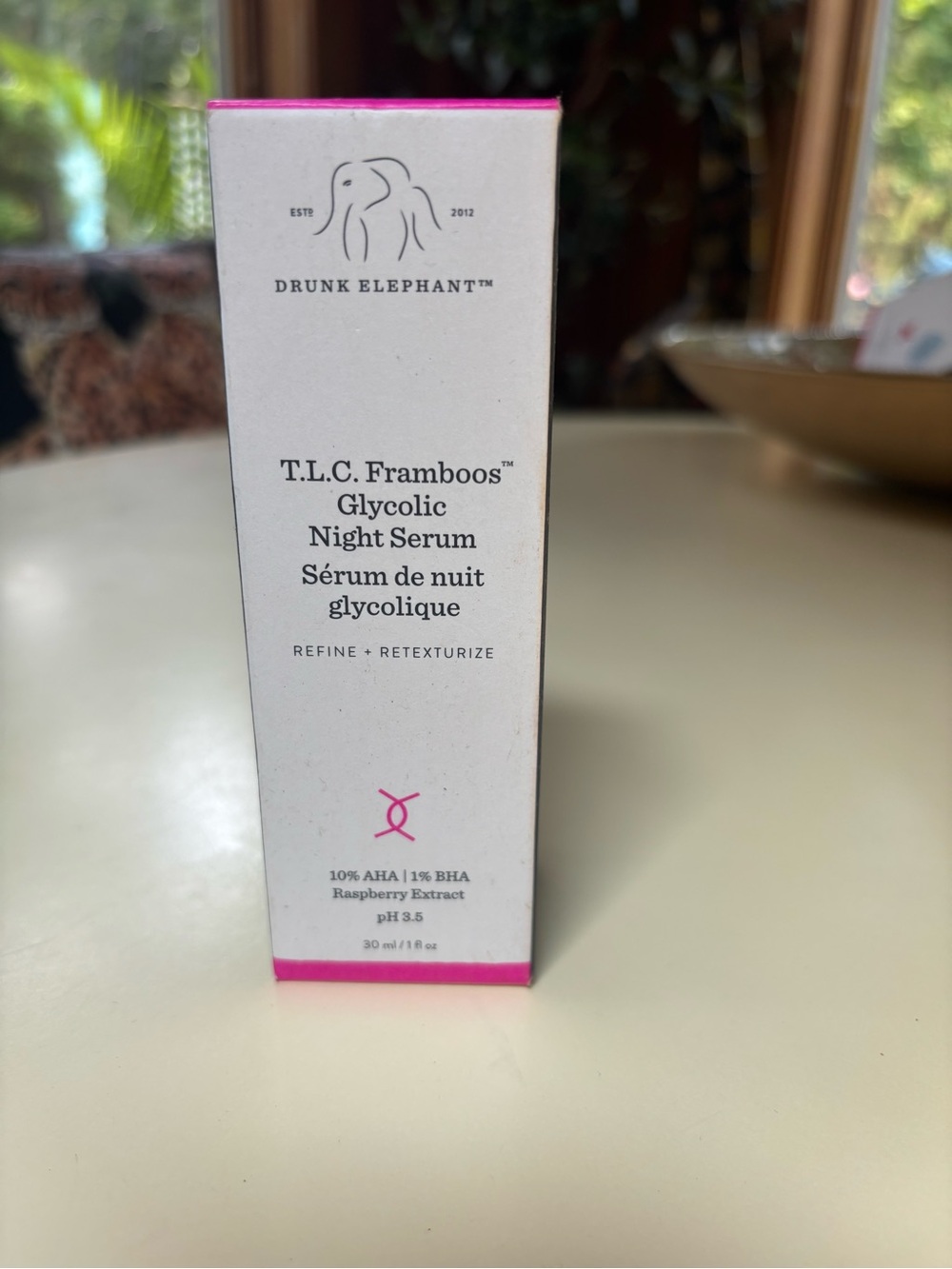 Drunk Elephant T.L.C. Framboos Night Serum - White & Pink Accents